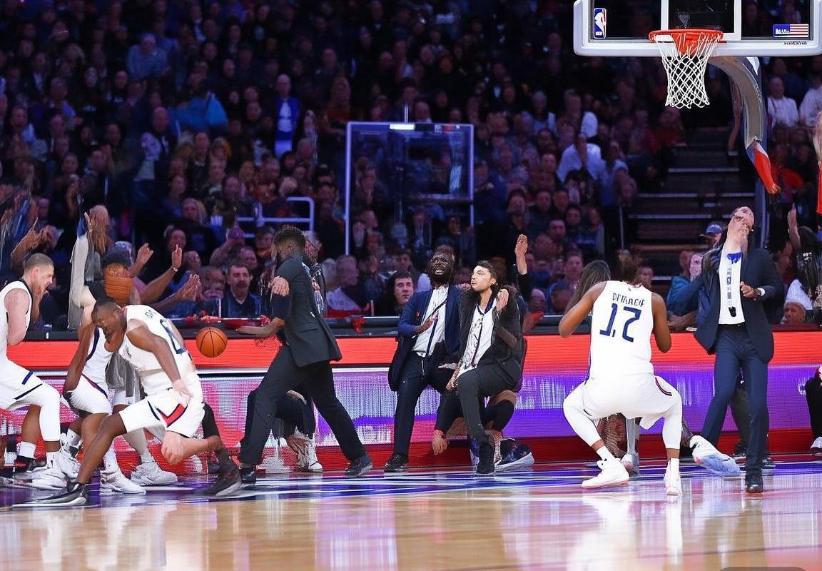 2017年NBA奇才快船巅峰对决：战术解析与亮点回顾(图3)